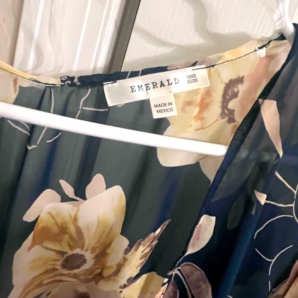 Emerald green/cream colored floral duster - Picture 3 of 3